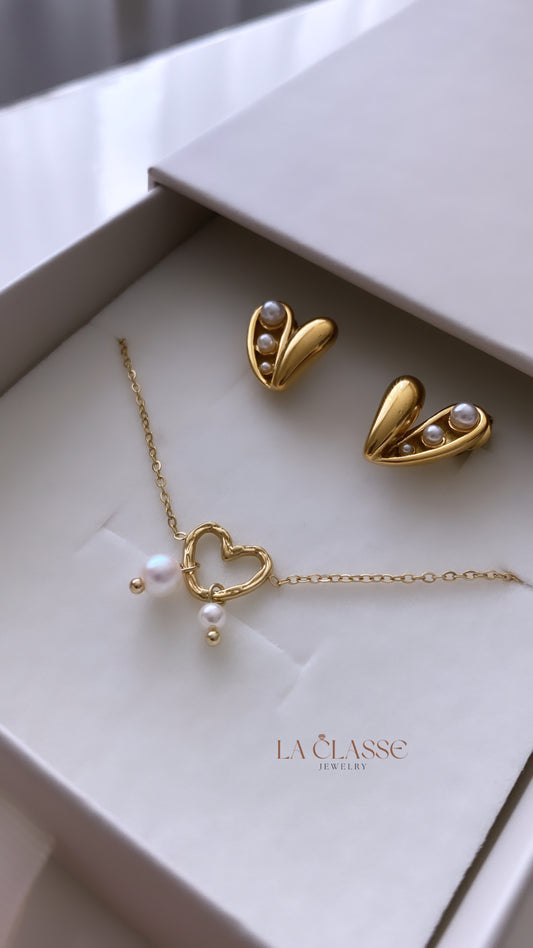 Open Heart Pearl Set