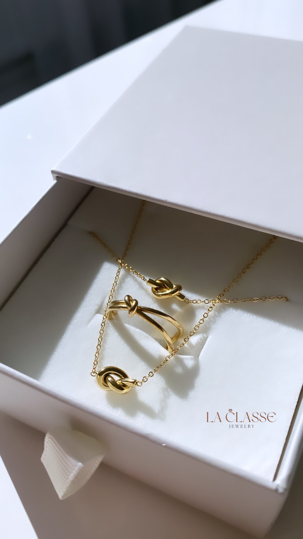 Gold Knotted Set